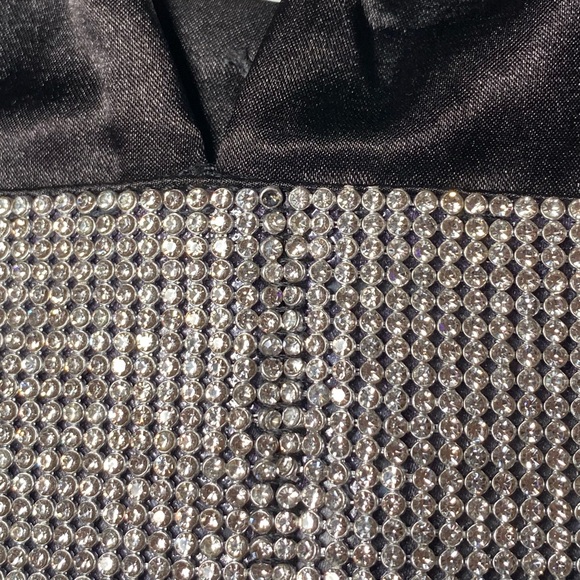 Meshki Crop Top - Picture 8 of 9